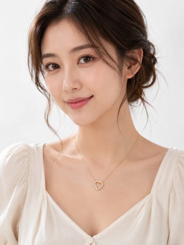 01CH0250(2) Crystal Heart Necklace