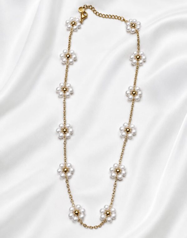 01CH0450 Pearl Blossom Necklace