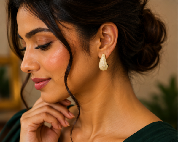 01ST0350(2) Pav? Teardrop Statement Studs
