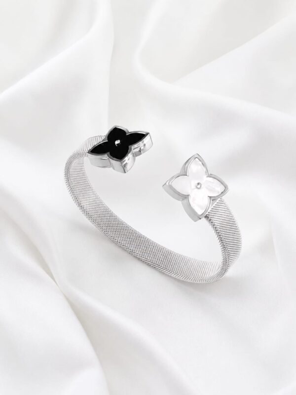 03KA0500 Yin-Yang Clover Mesh Cuff