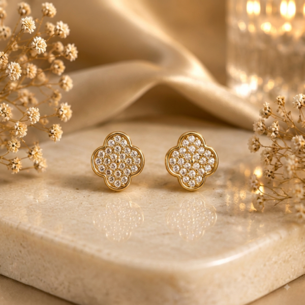 Quatrefoil Pav? Stud Earrings
