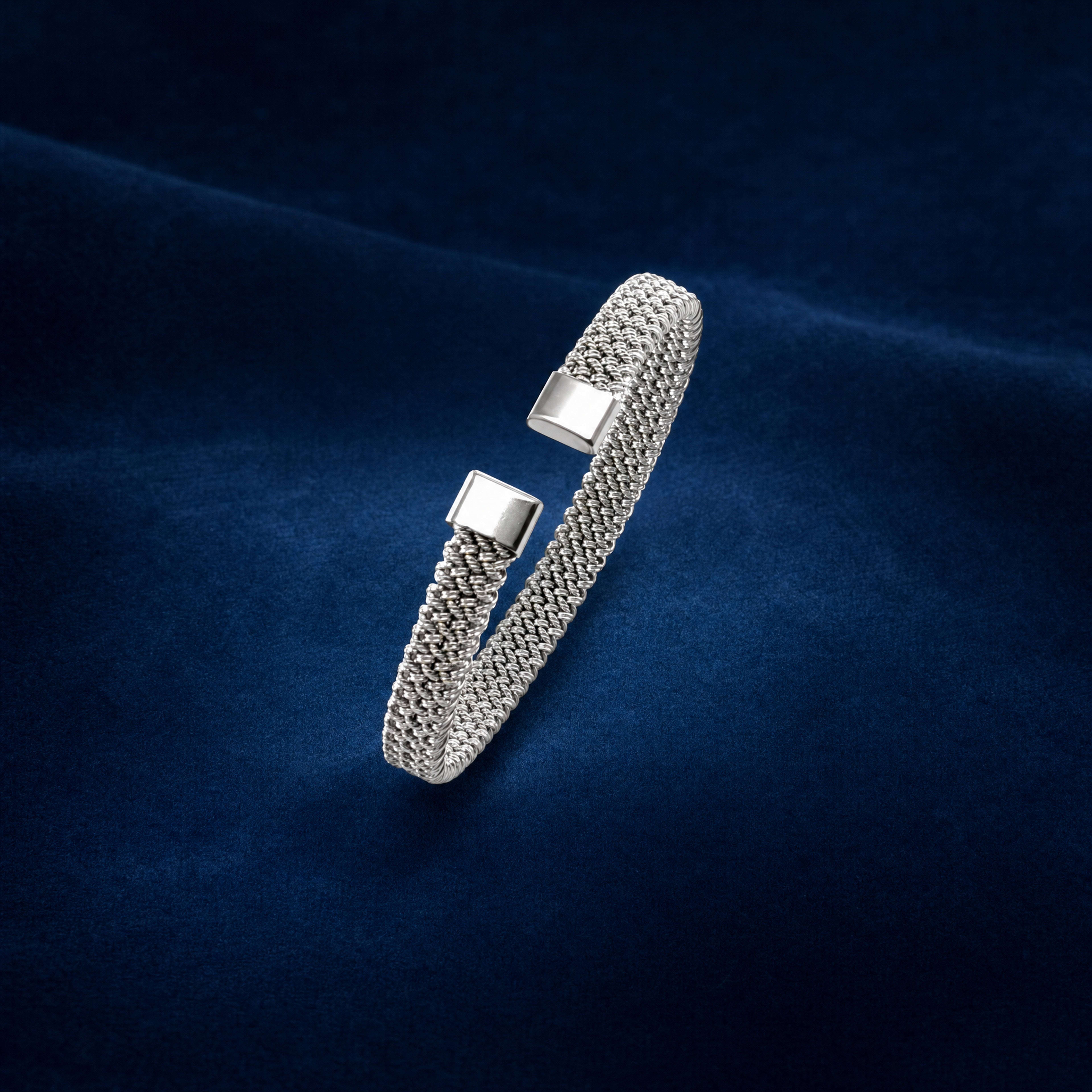 05KA0250 Sterling Silver-Tone Mesh Bangle