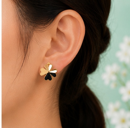 07ST0150(2) Lucky Clover Studs
