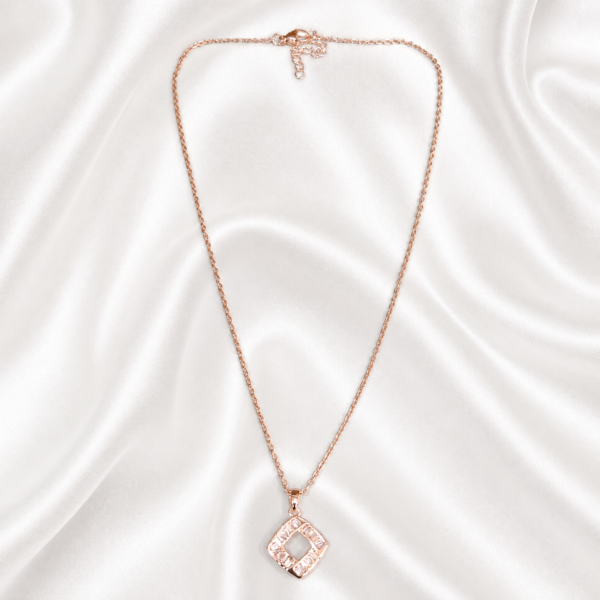 08CH0250 Geometric Diamond-Frame Crystal Necklace
