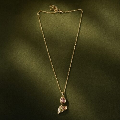 36CH0250 Delicate Leaf Pendant Necklace