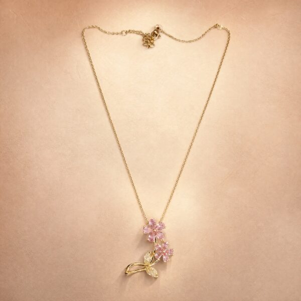 Feminine Floral Cluster Necklace